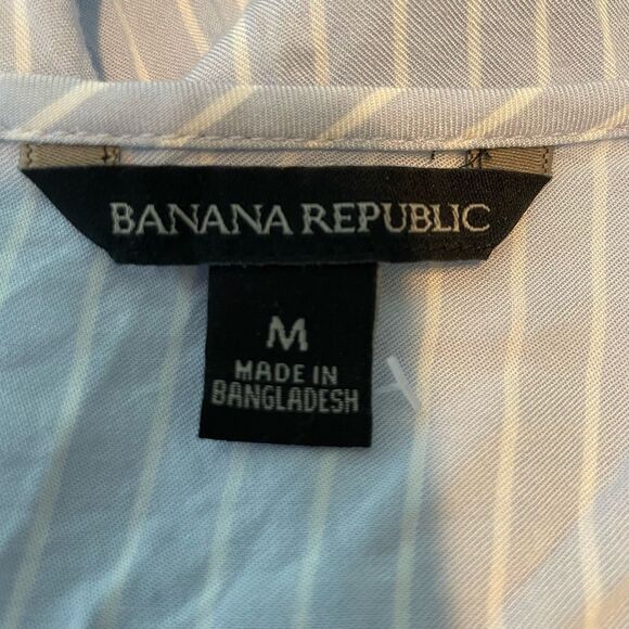 Banana Republic Striped Poplin Blouse Blue White Button Shoulder Accent M - Picture 6 of 8
